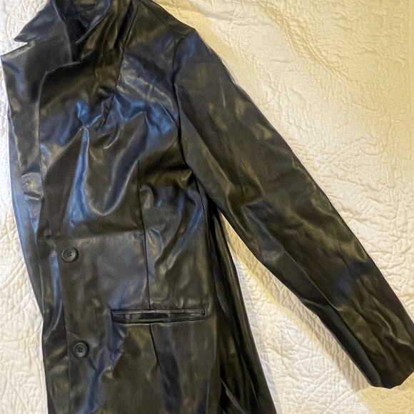 White Fox Boutique Black Trench Coat with Glossy Finish - Picture 1 of 2